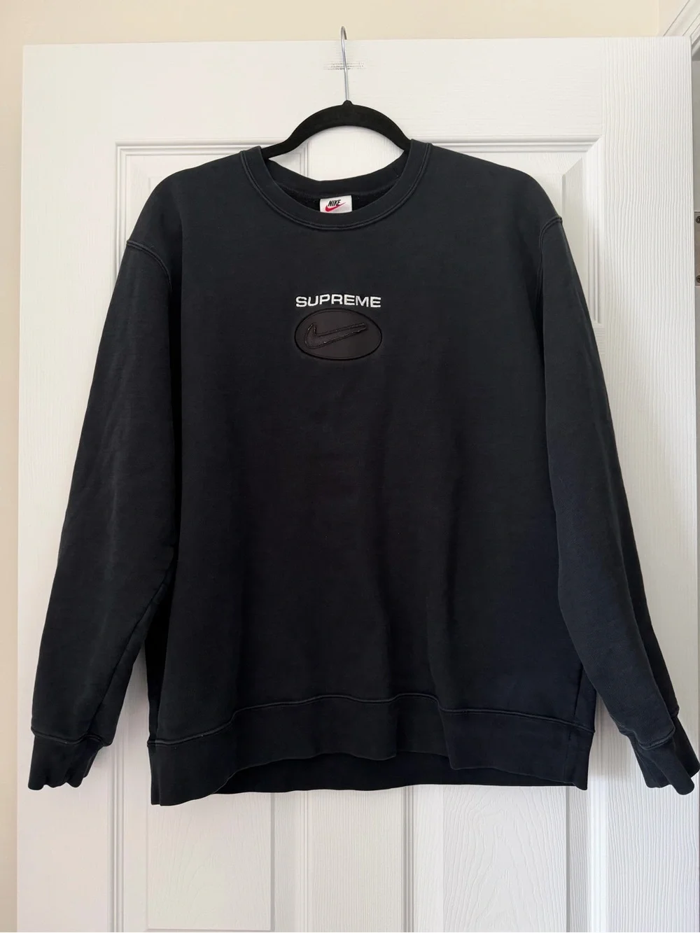 Supreme x Nike Jewel large Crewneck black logo swish